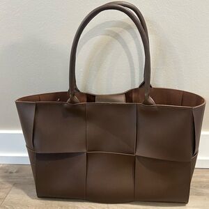 Elegant Brown Leather Tote Bag